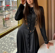 Lade das Bild in den Galerie-Viewer, Style Solid Color Long Sleeve Buttoned Dress
