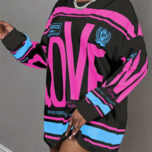 Lade das Bild in den Galerie-Viewer, Plus Size - LOVE' Letter Print with Text And Stripe Long Sleeve Top
