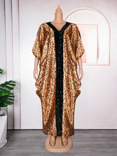 Lade das Bild in den Galerie-Viewer, Patchwork Printed Robe African V-Neck Dress with BeadsPrinted Pattern
