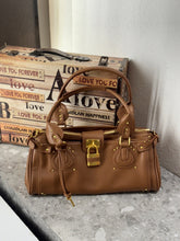 Load image into Gallery viewer, Vintage Distressed Padlock Bag Fashionable Handheld Crossbody Bag for Women
