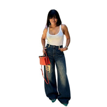 Lade das Bild in den Galerie-Viewer, Street Style Asymmetric Letter Patch Washed Frayed Denim Pants

