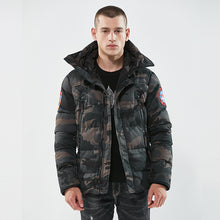 Load image into Gallery viewer, Men Thick Warm Camouflage Hooded Jacket

