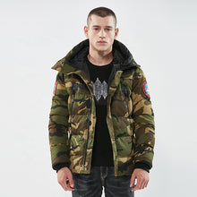 Load image into Gallery viewer, Men Thick Warm Camouflage Hooded Jacket
