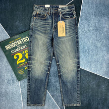 Load image into Gallery viewer, Heavy Washed Distressed Straight Blue Jeans
