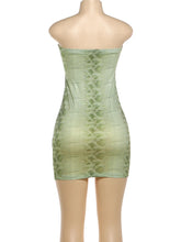 Load image into Gallery viewer, Sisterlinda  Snake Pattern  Sexy Strapless Low Chest Peach Dress
