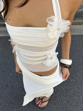 Charger l'image dans la galerie, Dulzura Summer Halter Backless Flower Decoration Sheer Mesh Long Dress
