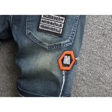 Load image into Gallery viewer, Summer New Fashion Trend Printed Straight Leg Sports Retro Jeans Men's Loose Large Size Comfortable High Quality Shorts 28-36
