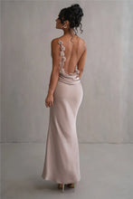 Cargar imagen en el visor de la galería, Mozision Floral Draped Backless Maxi Dress
