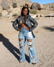 Cargar imagen en el visor de la galería, Elegant Splice Denim  Slim Fit High Waist Button Pocket Straight Jeans
