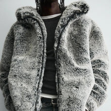 Load image into Gallery viewer, Winter New Men's Faux Fur Long-Sleeved Jacket American Retro Fashion Trendy High Street Loose Casual Niche Men's Top 2025
