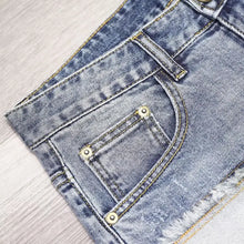 Cargar imagen en el visor de la galería, Patchwork Loose Straight Casual Denim  Shorts
