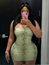 Load image into Gallery viewer, Sisterlinda  Snake Pattern  Sexy Strapless Low Chest Peach Dress
