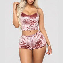 Lade das Bild in den Galerie-Viewer, V Neck Velvet  Crop Top  Pajama Set

