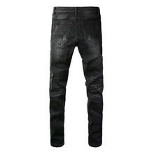 Cargar imagen en el visor de la galería, Pantalones vaqueros biker blancos plisados ​​con parches agrietados para hombre, pantalones vaqueros negros rotos con agujeros, pantalones ajustados y elásticos de alta elasticidad.
