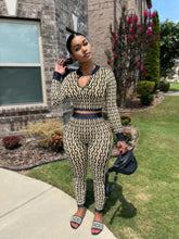 Lade das Bild in den Galerie-Viewer, Stretch Knitted Printed Two-piece Set For Women
