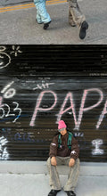 Cargar imagen en el visor de la galería, Pantalones vaqueros retro americanos nuevos con estampado de leopardo y camuflaje para hombres y mujeres, pantalones casuales holgados, rectos y versátiles.
