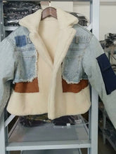 Charger l'image dans la galerie, Sheep Fur Turn-Down Collar Full Sleeves Denim  Patchwork Spliced Coat
