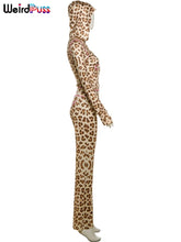 Cargar imagen en el visor de la galería, Conjunto de 2 piezas con estampado de leopardo y letras en contraste para mujer, chaqueta corta con capucha y manga larga + pantalones ajustados acampanados elásticos, trajes de tendencia
