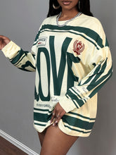 Lade das Bild in den Galerie-Viewer, Plus Size - LOVE' Letter Print with Text And Stripe Long Sleeve Top
